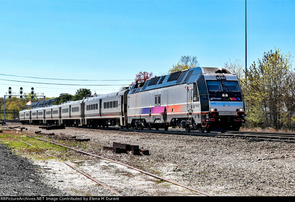 NJT 4537 on train 1351